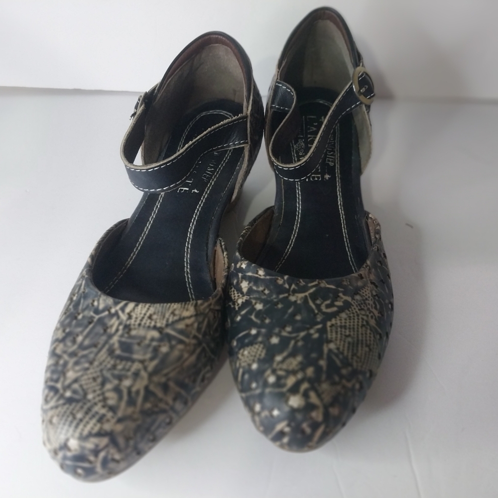 L'ATISTE Black and Cream Patterned Flats